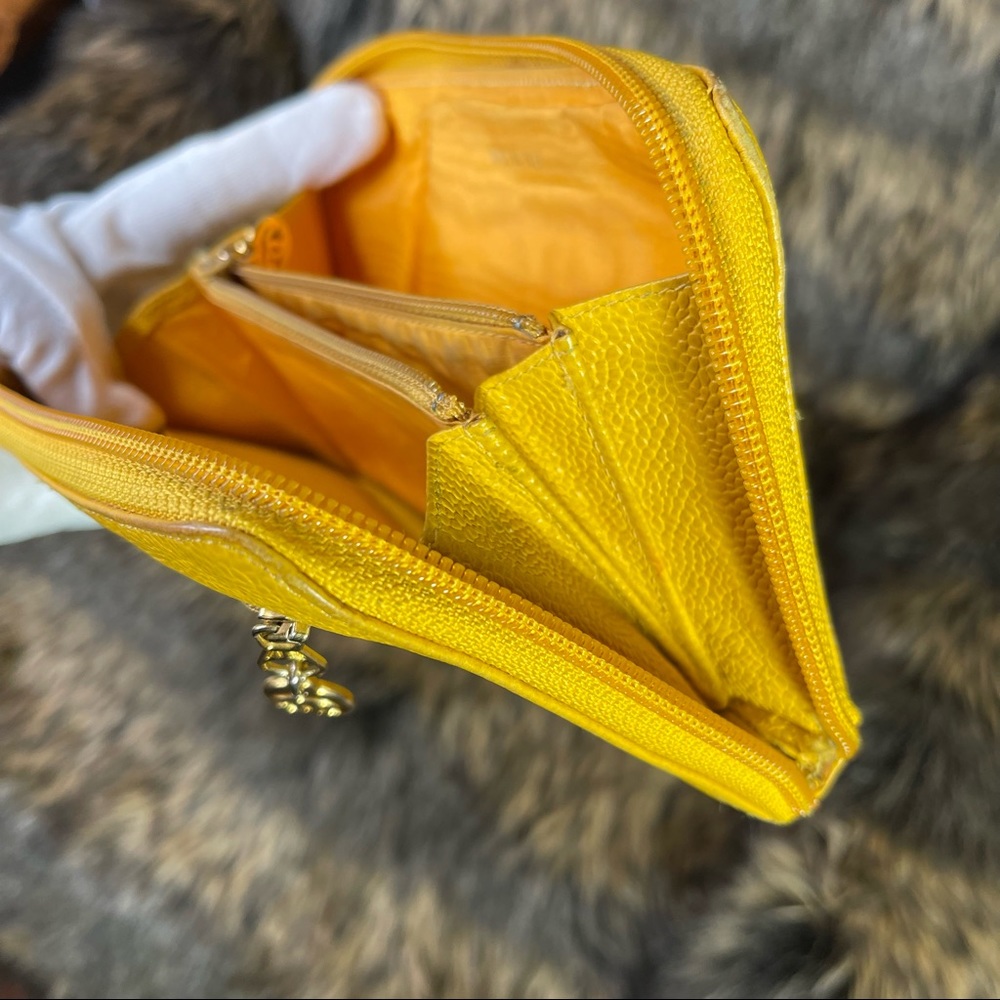 Authentic Chanel Caviar yellow zippy wallet - Picture 12 of 16